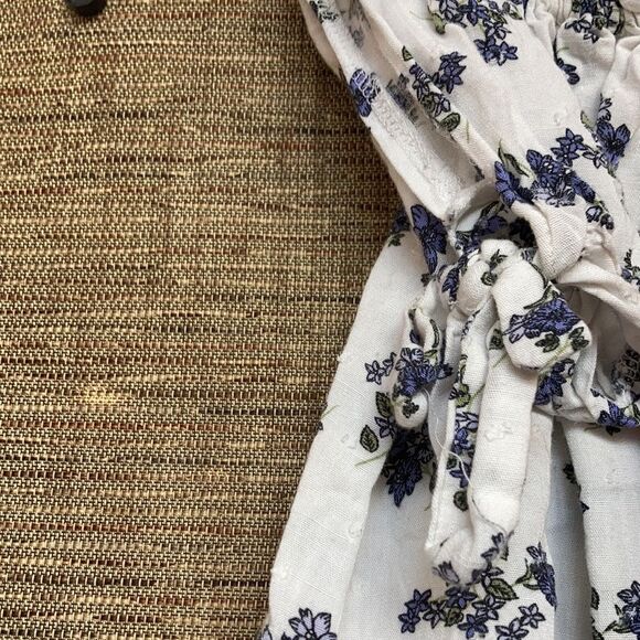 Heart and arrow open shoulder top tie on sleeves - Picture 3 of 6